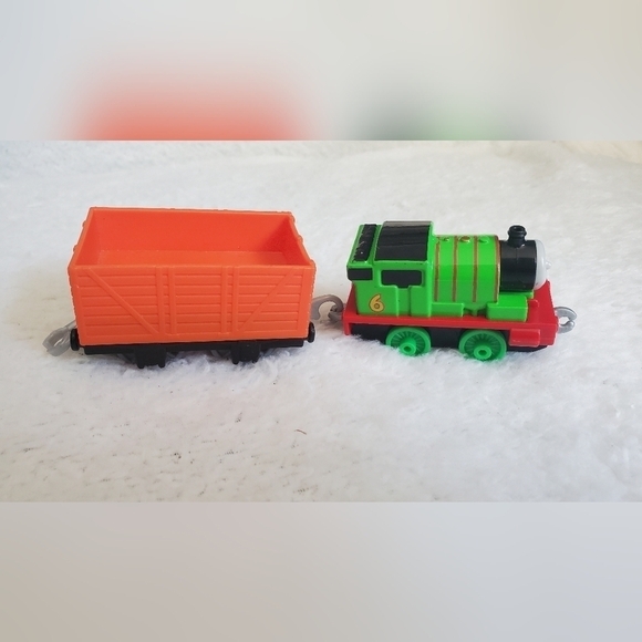 Thomas the Train Percy Diecast Metal Tank Engine Friend Take Play Round Magnet - Picture 4 of 9